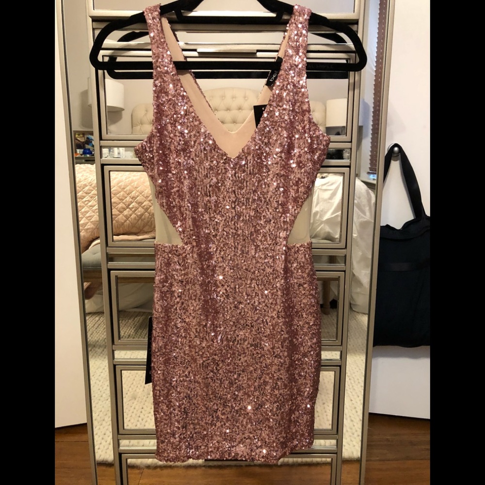 NWT Bebe rose gold/pink sequin party dress!!